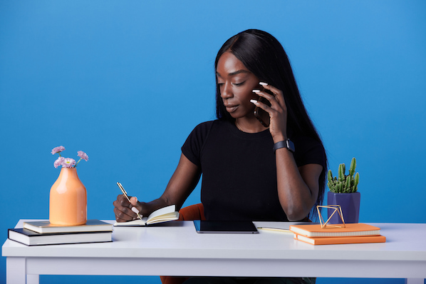 B2B Sales Experience: 12 Best Ways to Delight Prospects [Examples]