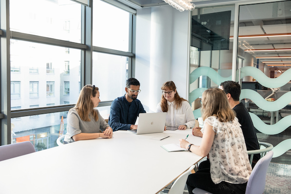 What is Guided Selling & How Does it Work? 5 Best Software Tools