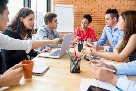 The Ultimate Guide to Successful Sales Kickoffs [Agenda Included]