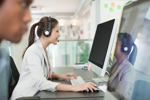5 Ways Affordable AI Can Streamline Your Sales Process&nbsp;[+Tips from Experts Who Leverage It]